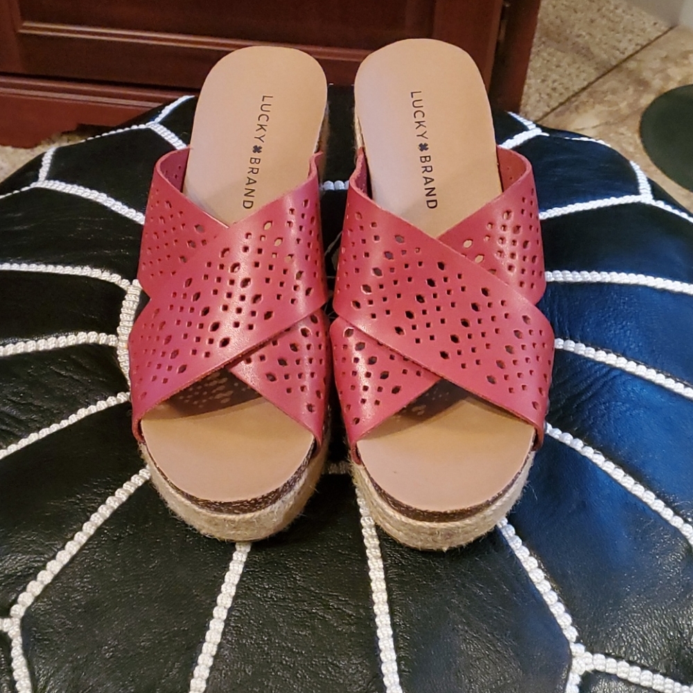 New Lucky Brand Wedge